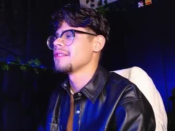 Isaac_Saenz Chaturbate stream image from December 20, 2024