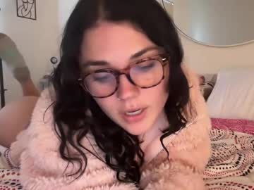 Queencassidyy Chaturbate stream image from December 20, 2024