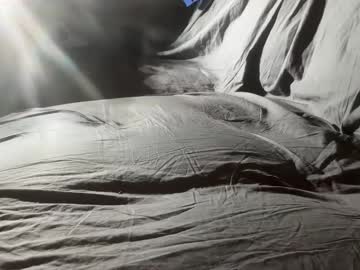 11blueishgreen Chaturbate stream image from December 20, 2024