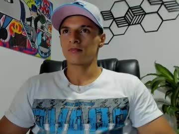 Derry_Adams1237 Chaturbate stream image from December 20, 2024