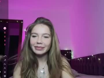 Emmyluu Chaturbate stream image from December 20, 2024