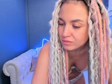 Roxy_Mars Chaturbate stream image from December 20, 2024