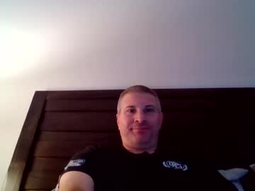 222nocondom Chaturbate stream image from December 20, 2024