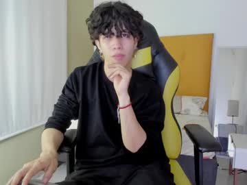Alan_Snow1_ Chaturbate stream image from December 20, 2024