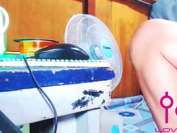 Yoursexyhugecockts Chaturbate stream image from December 20, 2024