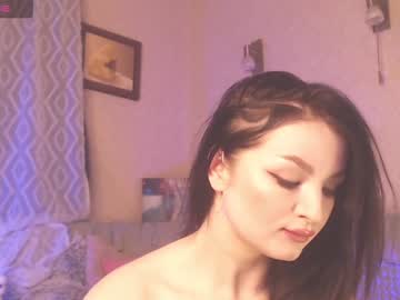 Britneybarker Chaturbate stream image from December 20, 2024