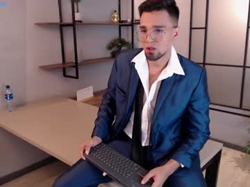 Edward_Maxx Chaturbate stream image from December 20, 2024