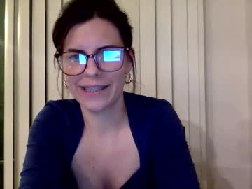 Korasrubiez Chaturbate stream image from December 20, 2024
