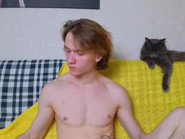 Pupsenish Chaturbate stream image from December 20, 2024