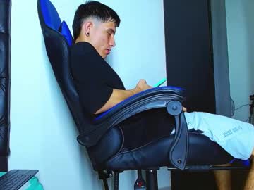 Skinny_Marked Chaturbate stream image from December 20, 2024