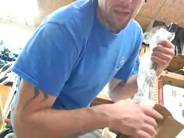 Upforanything27 Chaturbate stream image from December 20, 2024