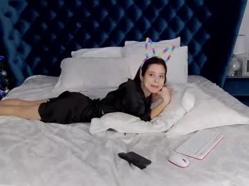 Arinaarnold Chaturbate stream image from December 20, 2024