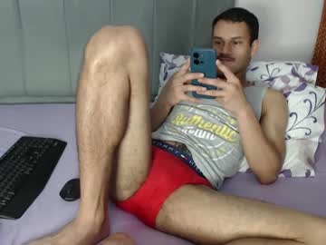 Felipho_11 Chaturbate stream image from December 20, 2024