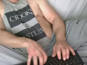 Hard14utosuck Chaturbate stream image from December 20, 2024