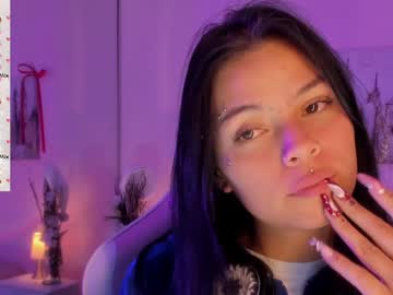 Kiki_Cams Chaturbate stream image from December 20, 2024