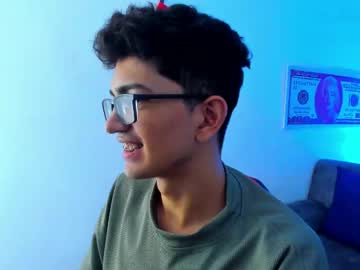 Tylerwhiite_ Chaturbate stream image from December 20, 2024