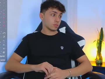 Aron__Cooper Chaturbate stream image from December 20, 2024