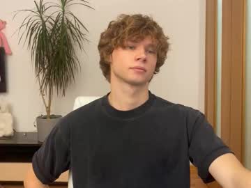 Eitanhere Chaturbate stream image from December 20, 2024