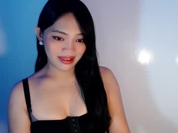 Mira_Luna222 Chaturbate stream image from December 20, 2024