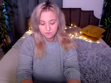 Myaxxxcute Chaturbate stream image from December 20, 2024