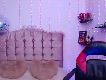 Sapphire_Lilac Chaturbate stream image from December 20, 2024