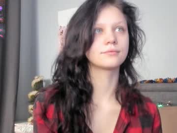 Emiliacourtney Chaturbate stream image from December 20, 2024