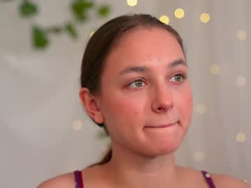 Julli_A Chaturbate stream image from December 20, 2024