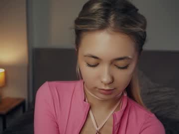 Mildredgarrett Chaturbate stream image from December 20, 2024