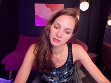 Mirandaglow Chaturbate stream image from December 20, 2024