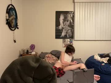 Kingsnowbunny Chaturbate stream image from December 20, 2024