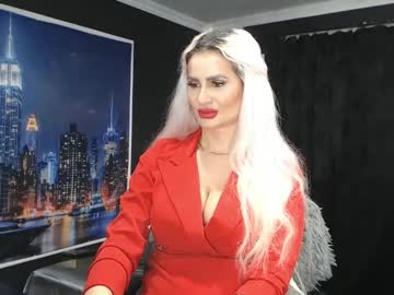 Laras_Moans Chaturbate stream image from December 20, 2024