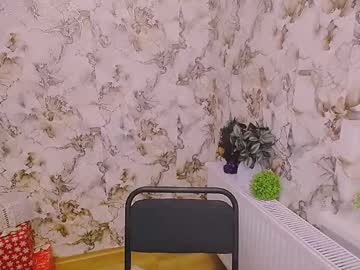 Milana_Shy_Star Chaturbate stream image from December 20, 2024