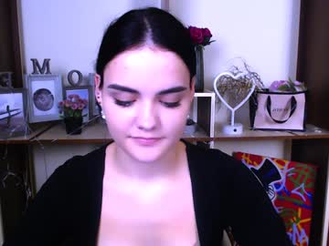 Monikatelli_ Chaturbate stream image from December 20, 2024