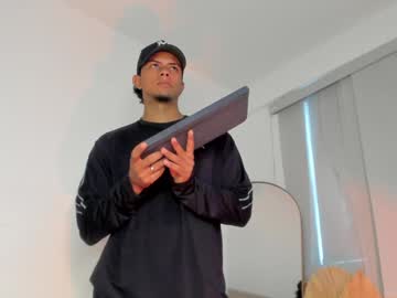Darius_Black18 Chaturbate stream image from December 20, 2024
