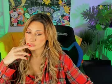 Sarahholly Chaturbate stream image from December 20, 2024