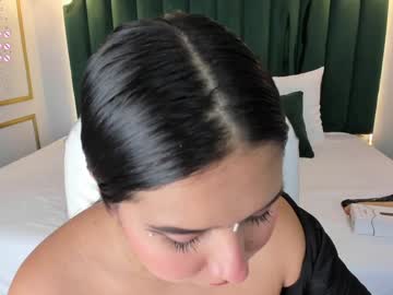 Angelaluxi Chaturbate stream image from December 20, 2024