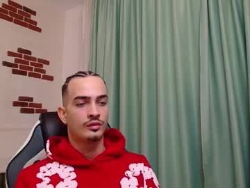 Brandontatex Chaturbate stream image from December 20, 2024