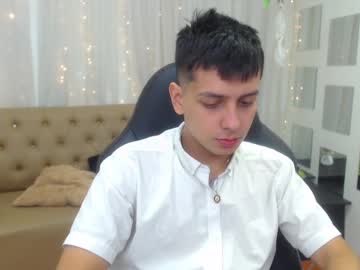 Filipdaviex Chaturbate stream image from December 20, 2024
