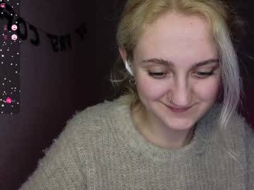 Frosty_Blueberries4 Chaturbate stream image from December 20, 2024