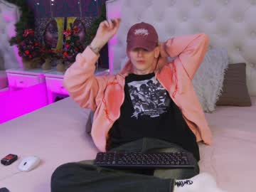 Iloveeyooumore Chaturbate stream image from December 20, 2024