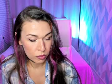 Reginahawk Chaturbate stream image from December 20, 2024