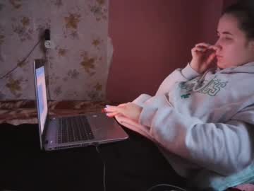 Skyressie333 Chaturbate stream image from December 20, 2024