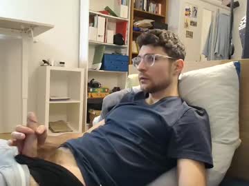 Dantheman233 Chaturbate stream image from December 20, 2024