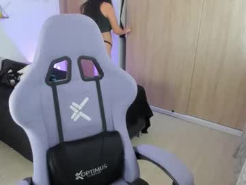 Juli_Santos_22 Chaturbate stream image from December 20, 2024