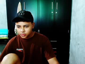 Pretty_Anonimuszzx Chaturbate stream image from December 20, 2024