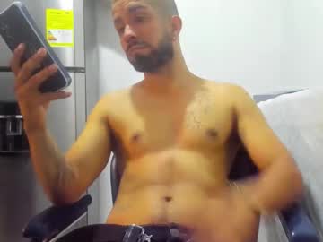 Thehousedog Chaturbate stream image from December 20, 2024