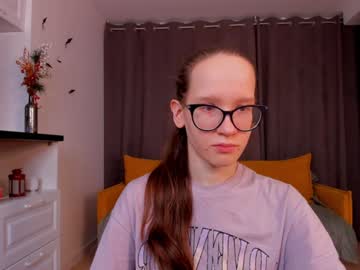 Lynettebails stream image from December 20, 2024