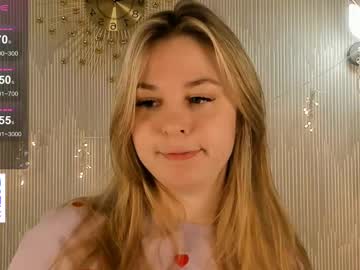 Flairfrail Chaturbate stream image from December 20, 2024