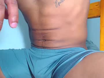 Yimmi_Latino Chaturbate stream image from December 20, 2024