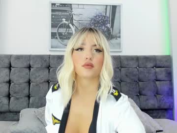 Chrystall28 Chaturbate stream image from December 20, 2024